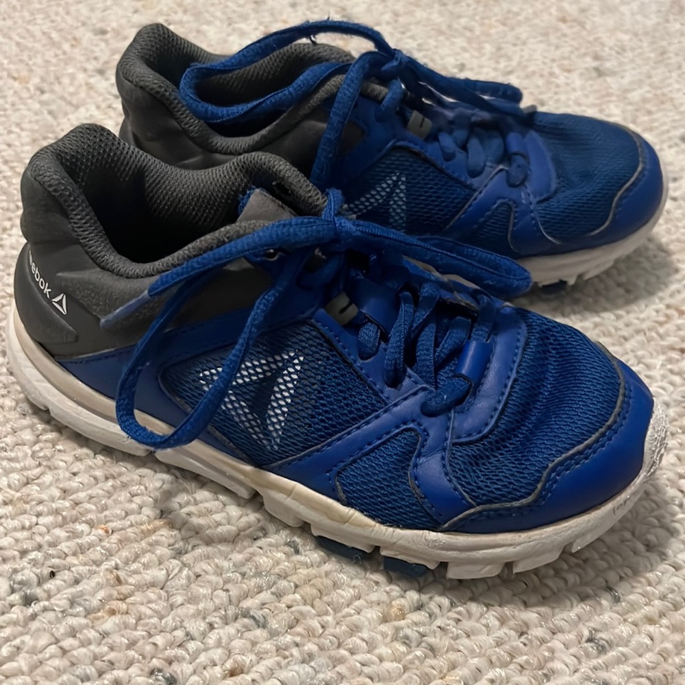 Boys sneakers